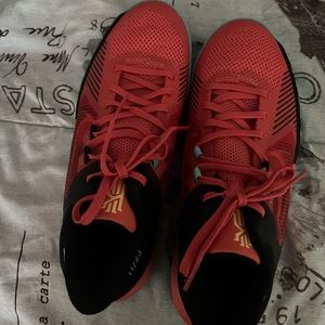 Kyrie Irving Fly Trap Basketball Shoe